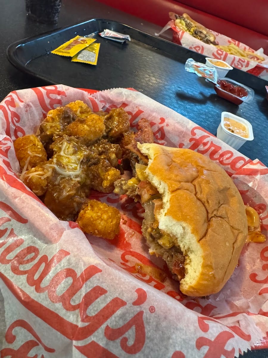 Freddy's Frozen Custard & Steakburgers, photo 3