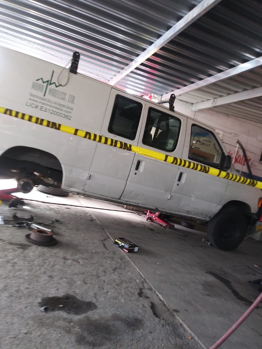 MCI Tires, photo 2