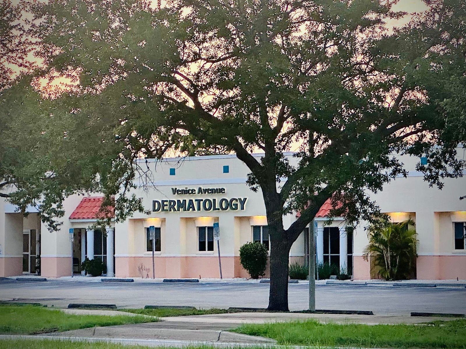 Jeffrey R. Hunek, M.D., Venice Avenue Dermatology, photo 4