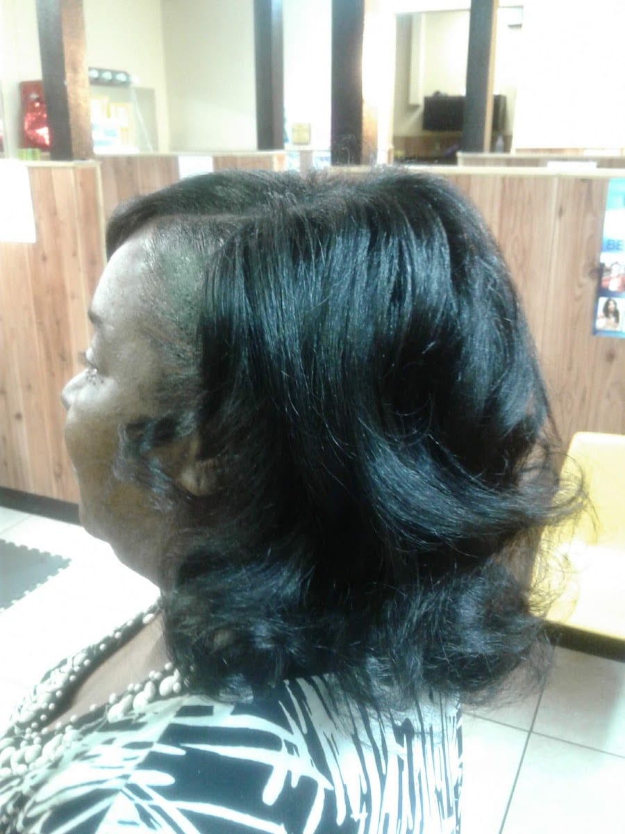 B M Style Crest Beauty Salon