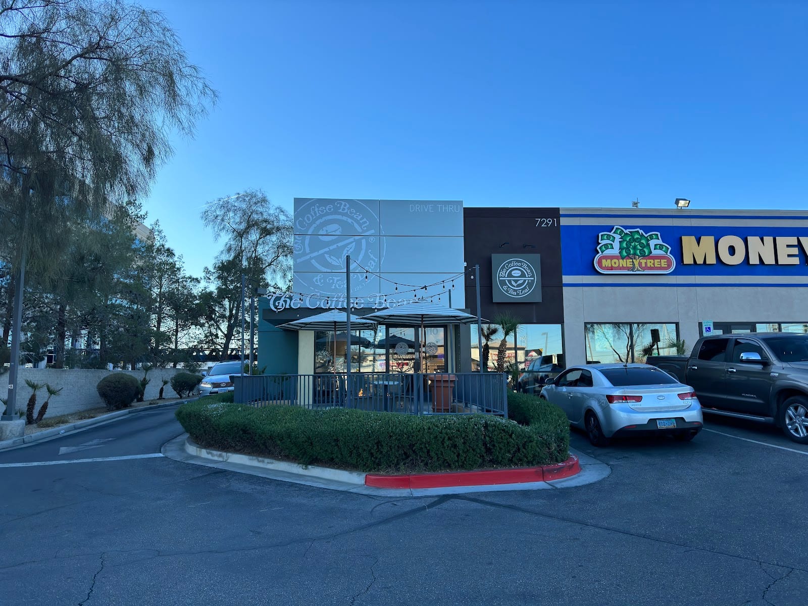 The Coffee Bean & Tea Leaf