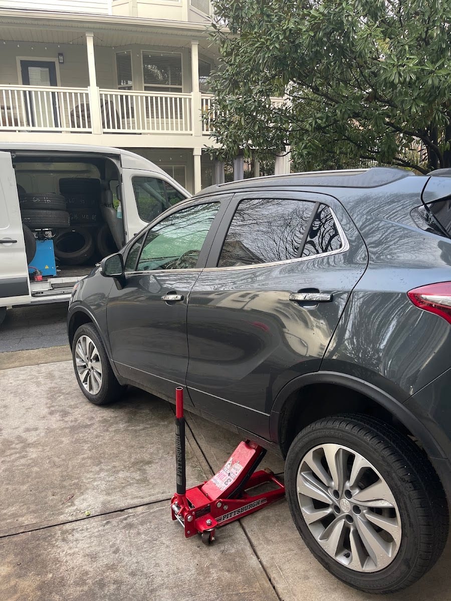 CJ MOBILE TIRE REPLACEMENT, photo 2