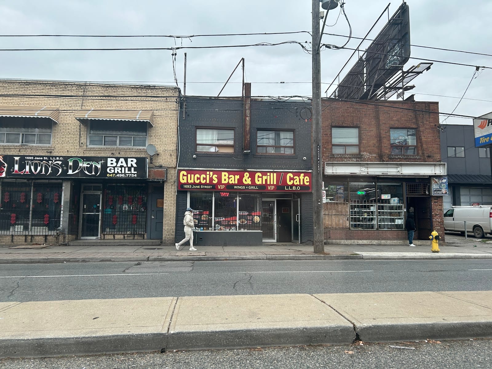 Gucci's Bar & Grill