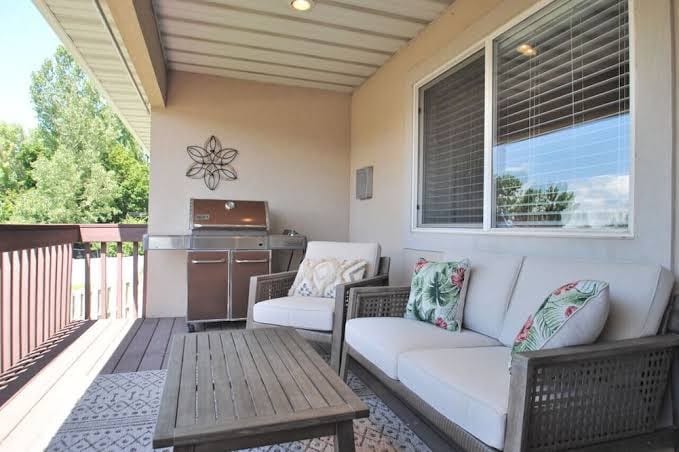 Gibbons Park Cliffside retreat 2 bedroom 2 bath sleeps 8