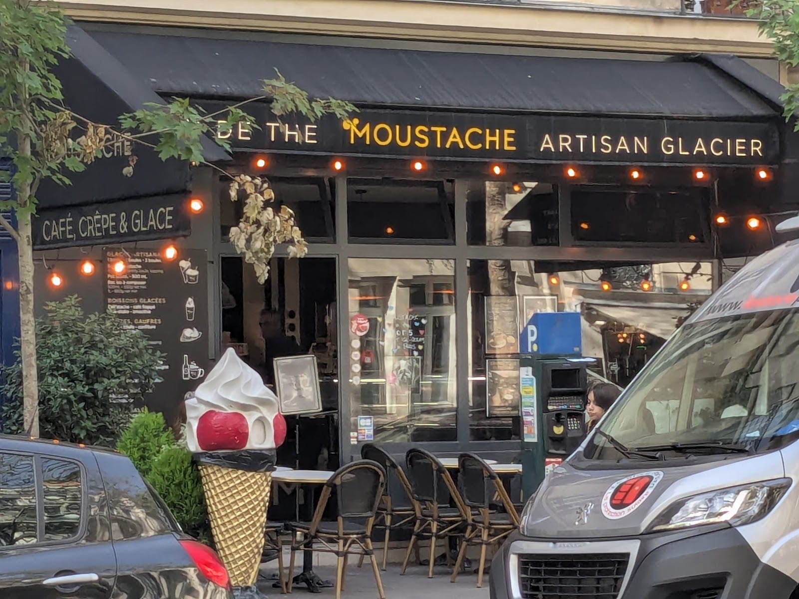 Glaces Moustache-Artisan Glacier