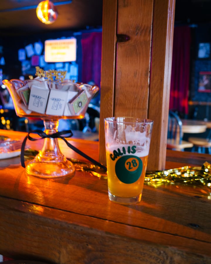 Knuckleheads Sports Bar