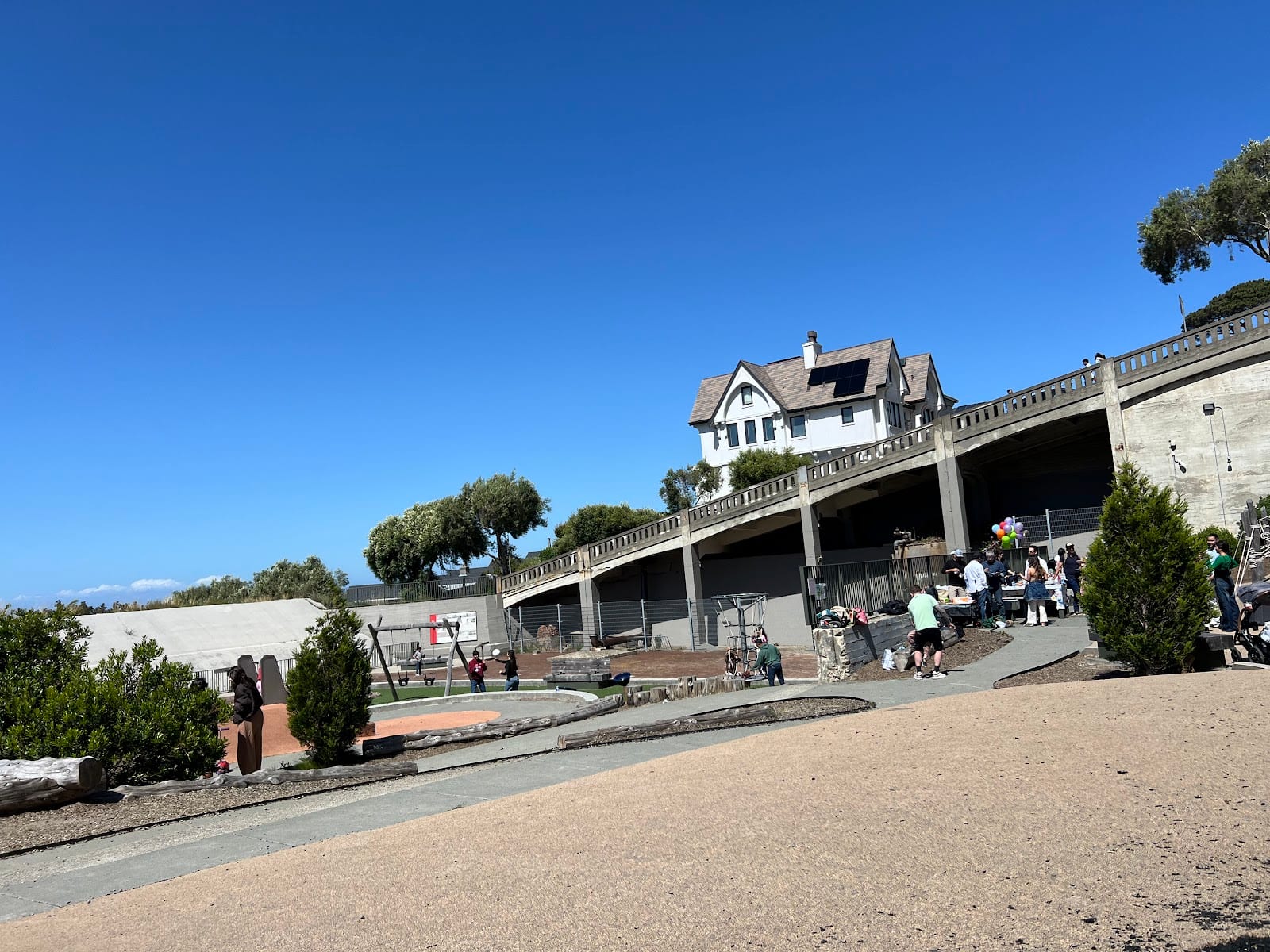 Larsen Lam Playground, photo 2