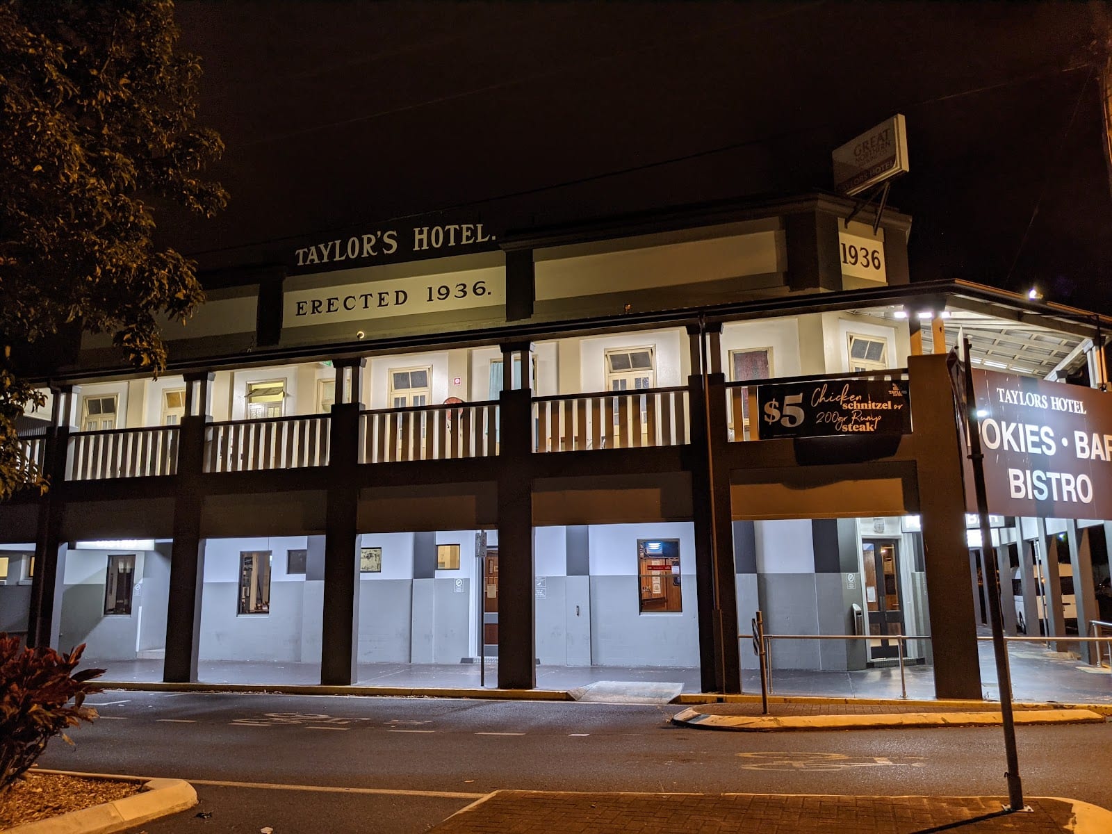 Taylor's Hotel, photo 3