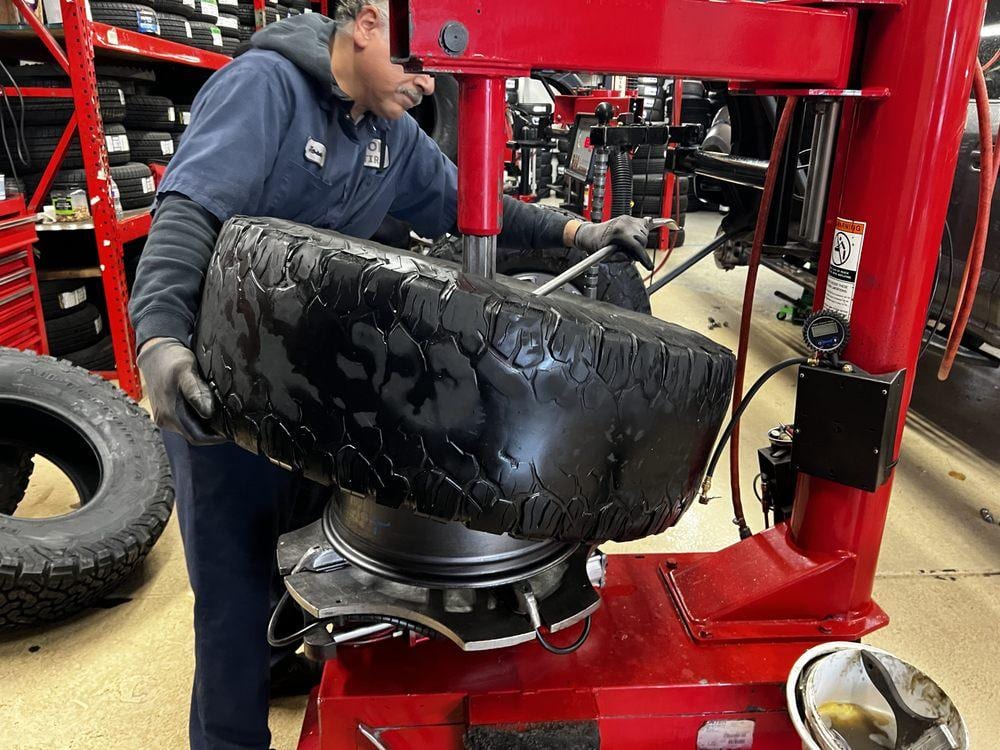 Moe's Tire - Tire Shop in San Francisco, photo 4