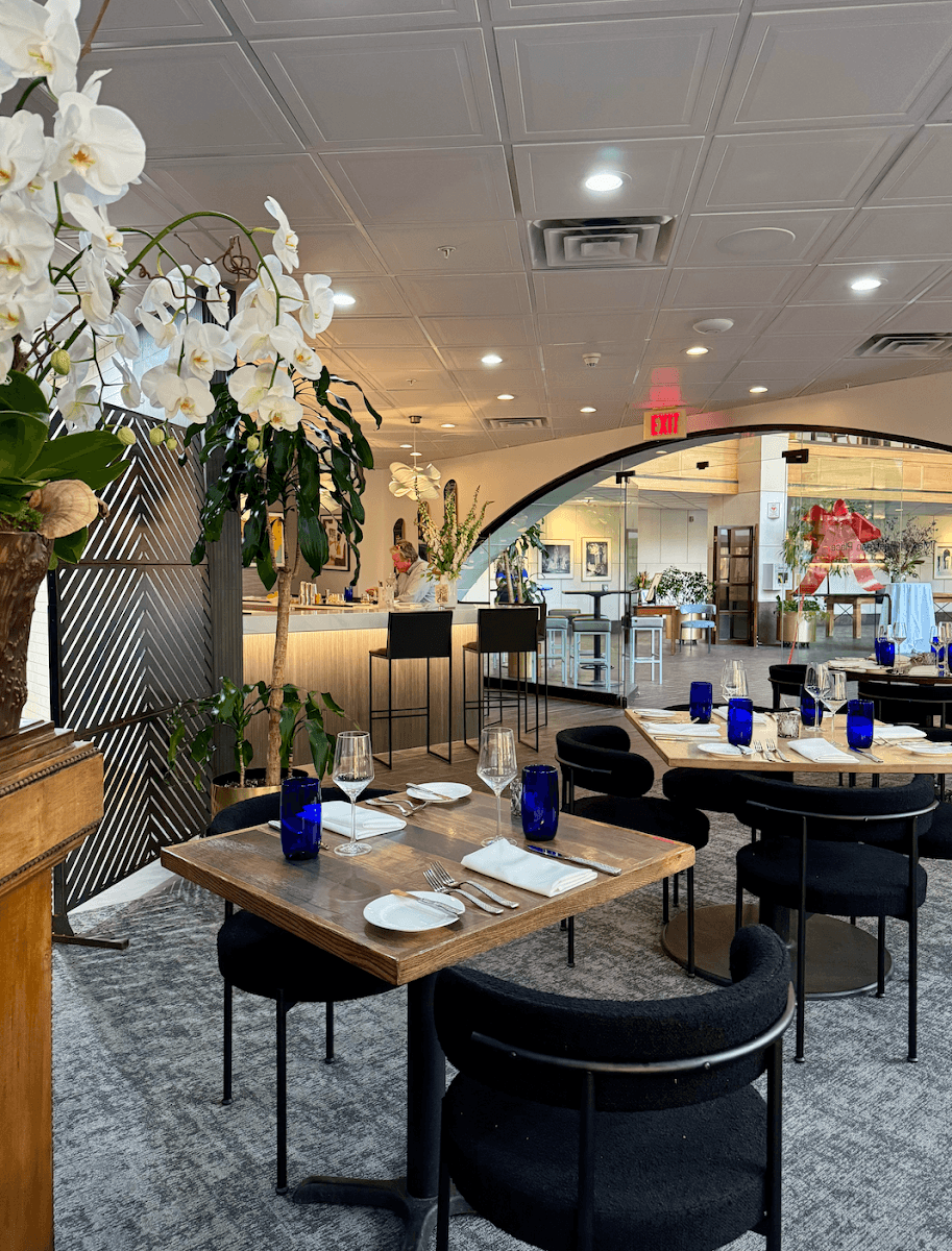 Max Bar & Bistro at Eastman Place, photo 2
