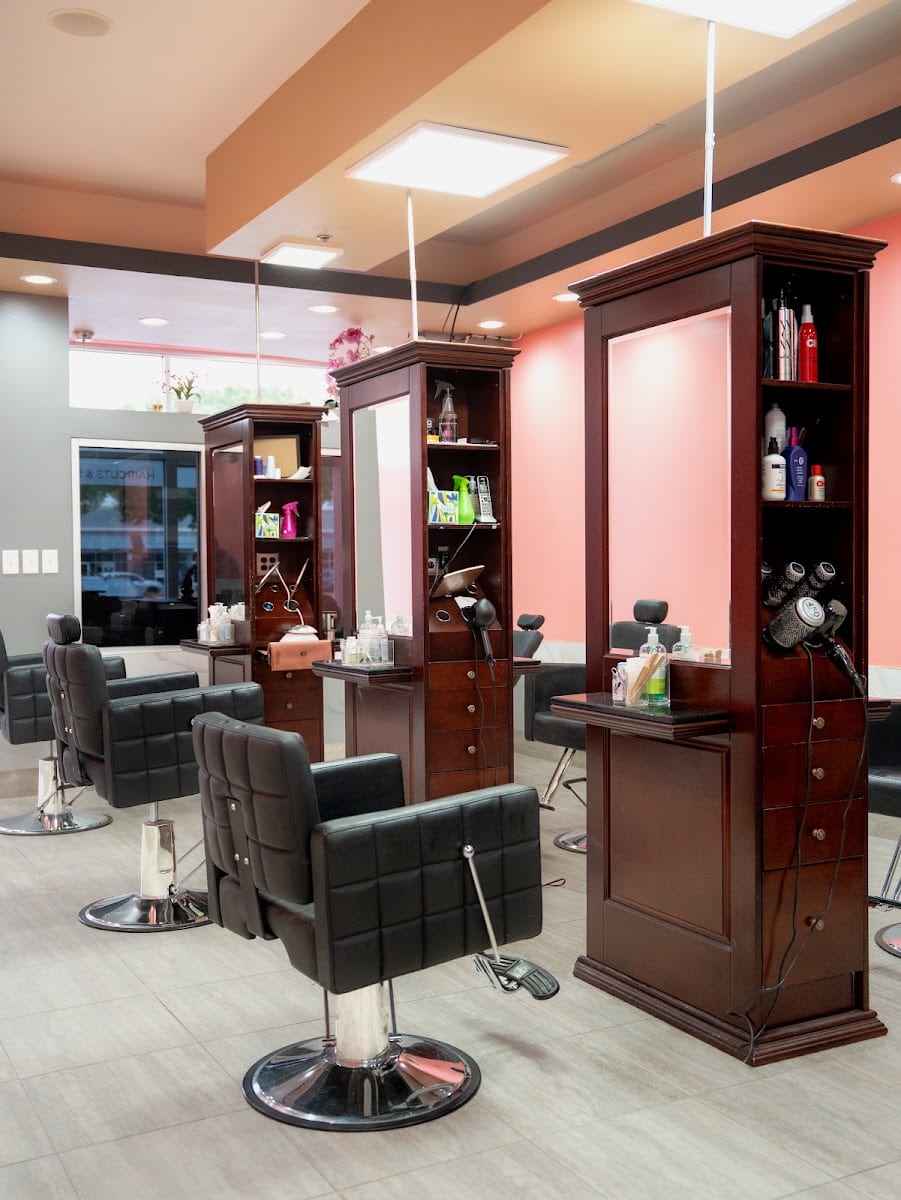 Siri Beauty Salon
