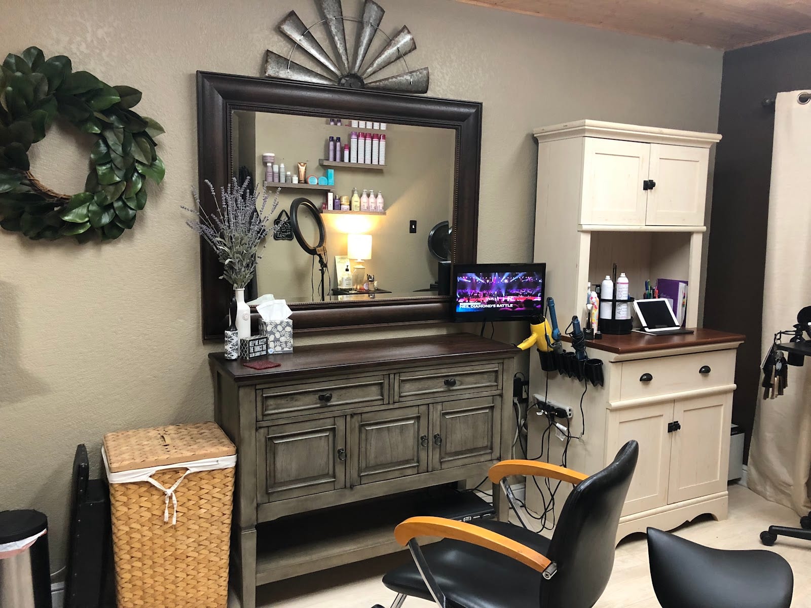 The Elm Salon
