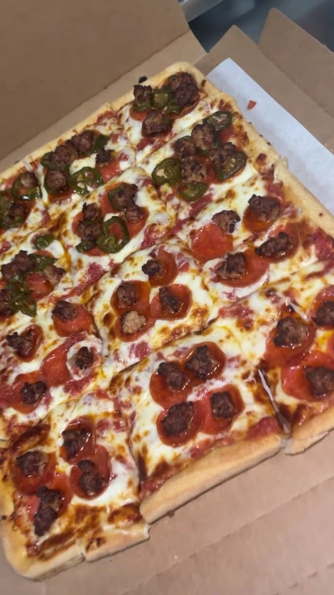 Larry's Pizza & Sports Parlor, photo 2