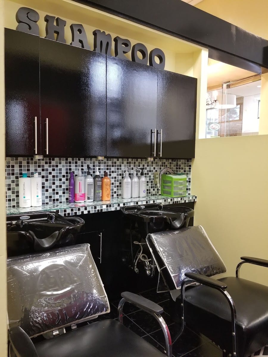 Turning Heads Salon -Formally By Design Salon