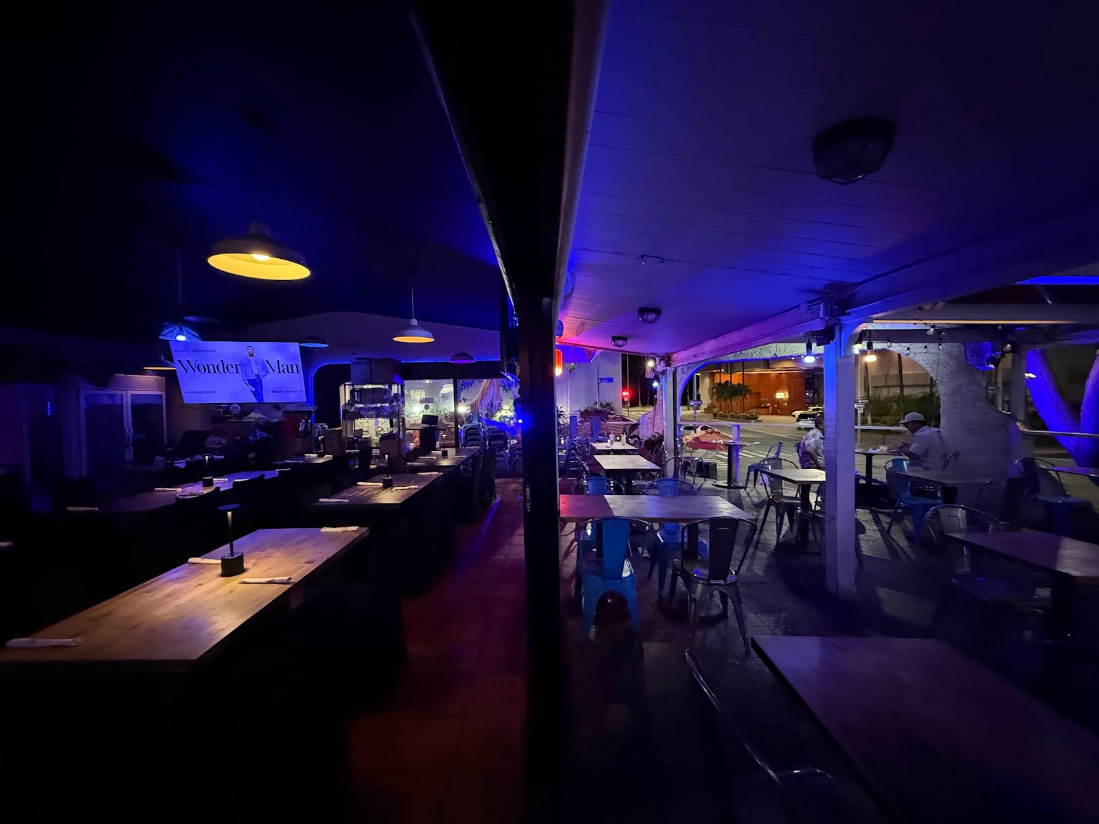 Leahi Bar & Grill