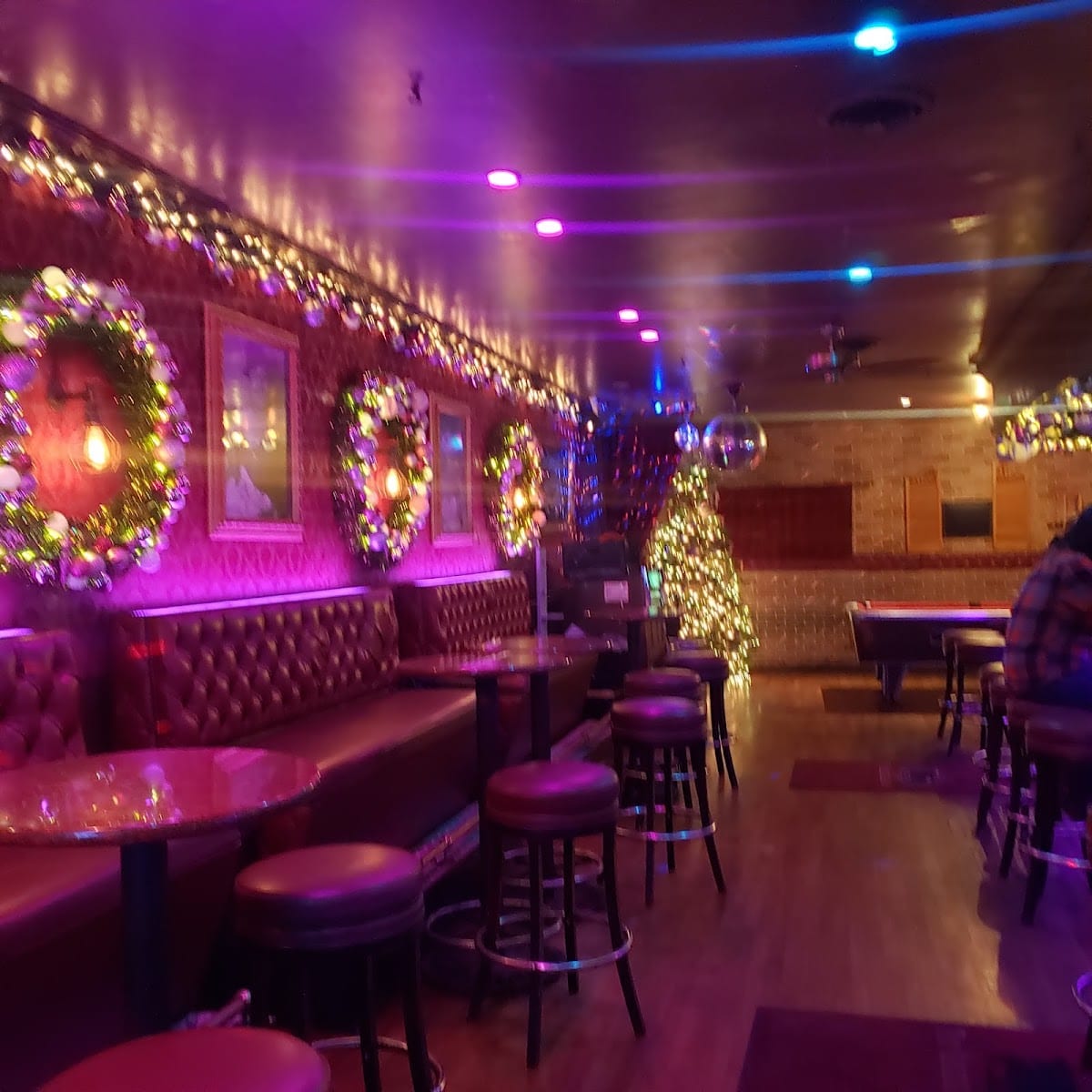 Tin Lizzie Saloon, photo 4