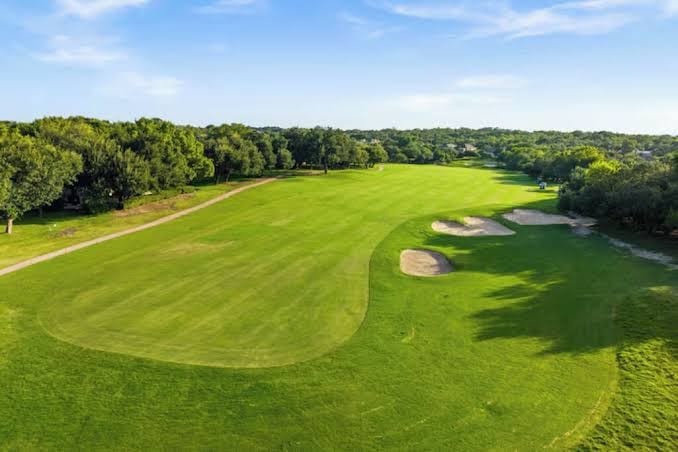Luxury 5BR on Golf Course: Pool, Hot Tub, EV Charger, photo 3