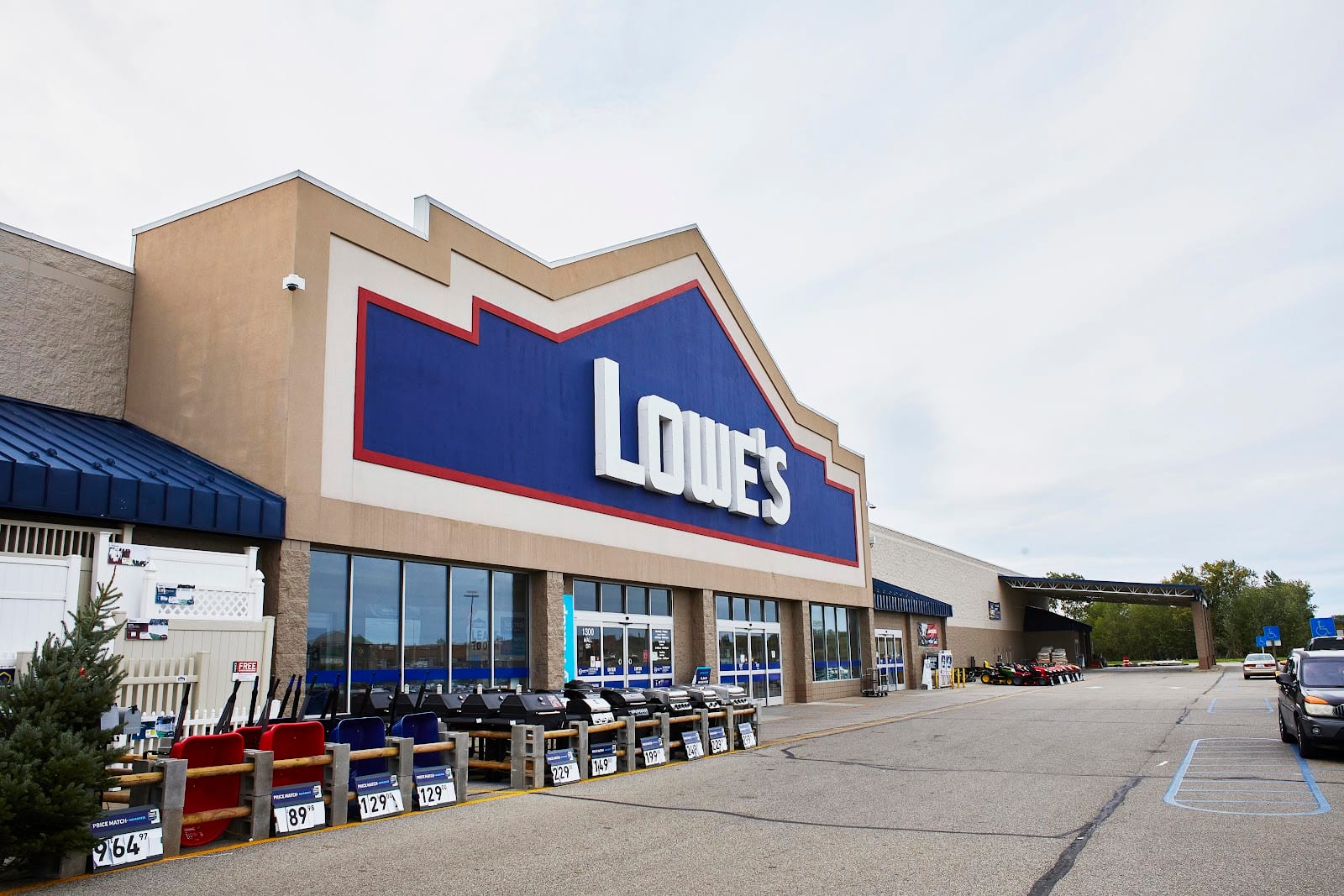 Lowe's Home Improvement, photo 2