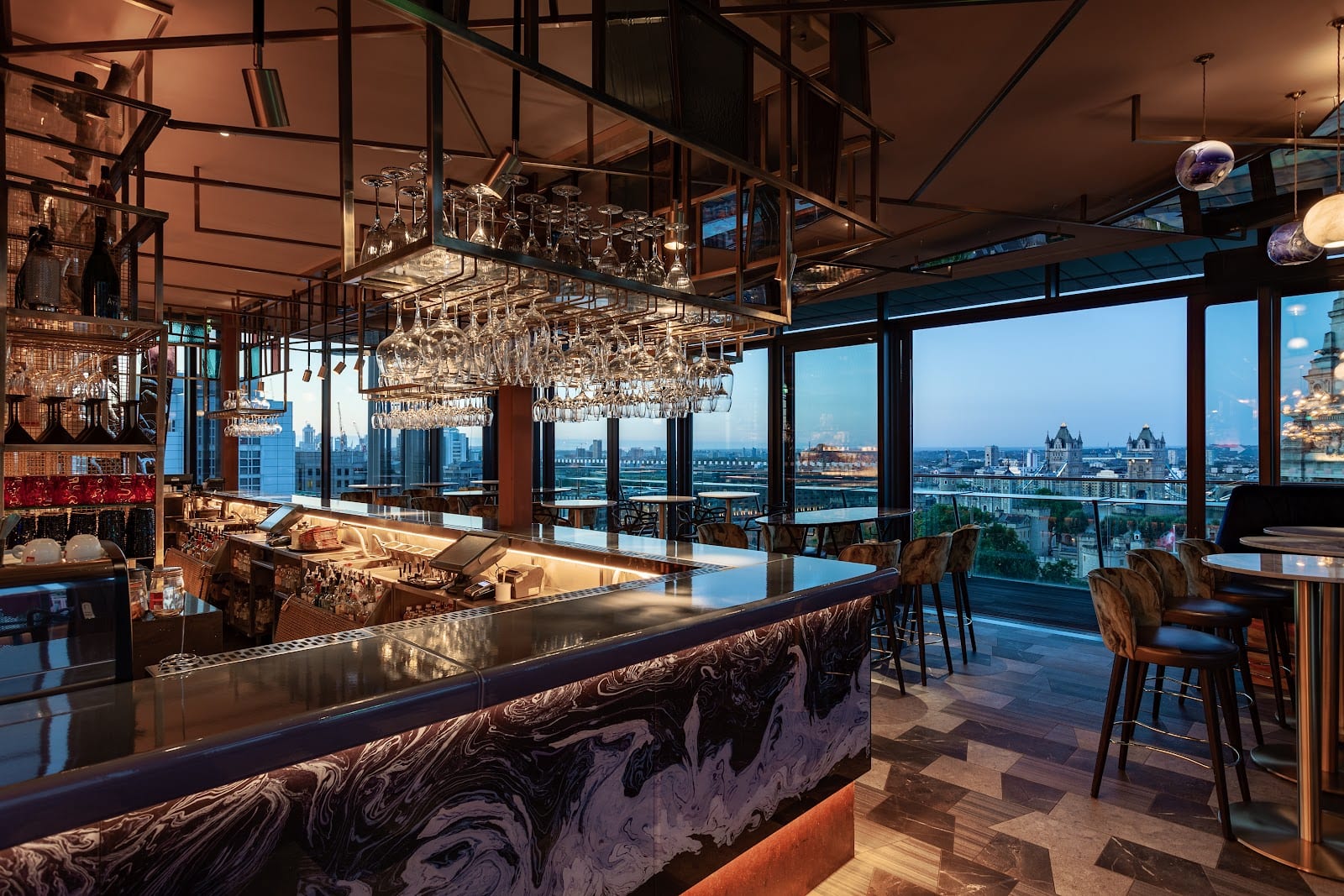Savage Garden Rooftop Bar, photo 4