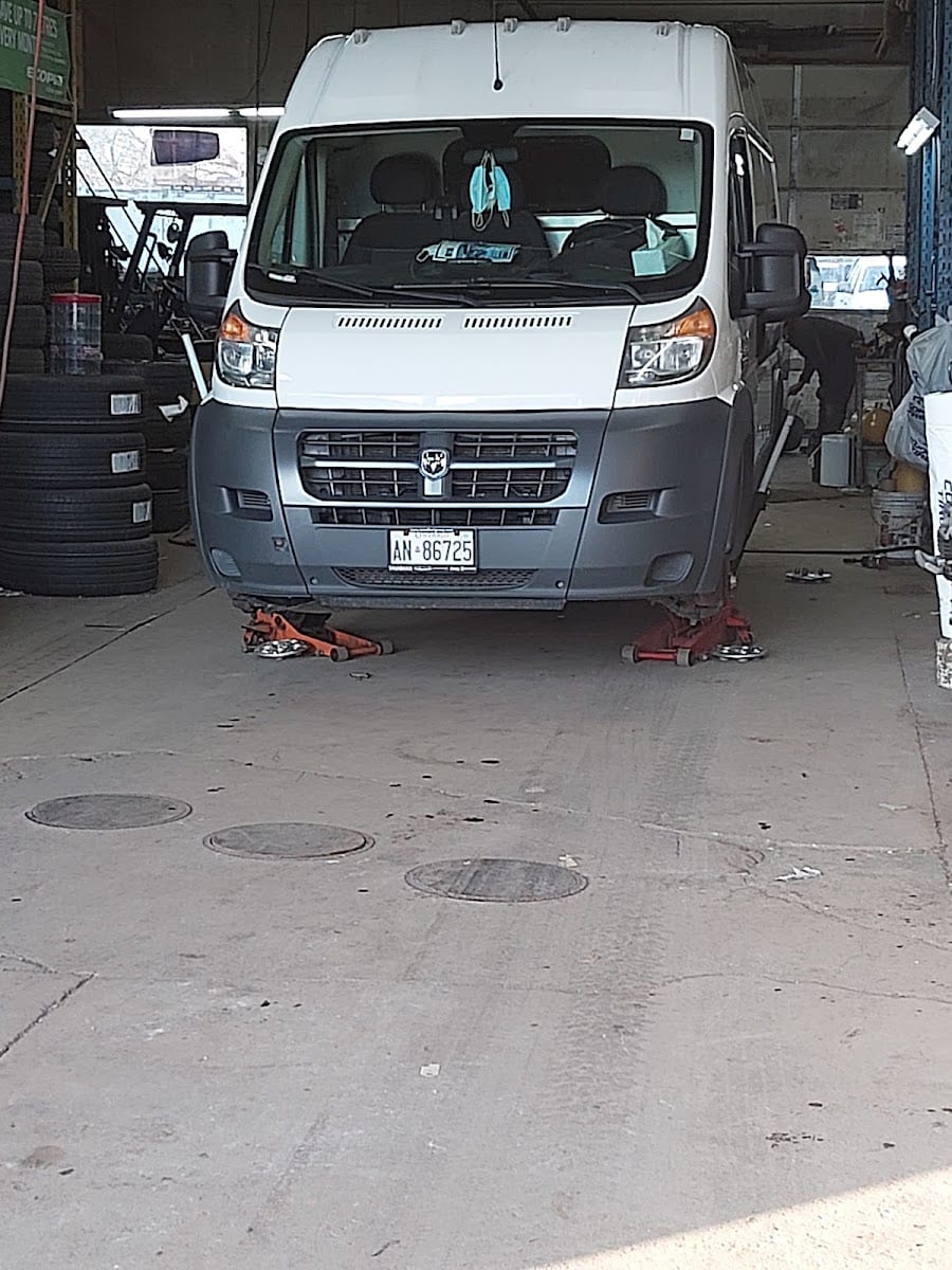 Richmond Hill Tire Inc, photo 3