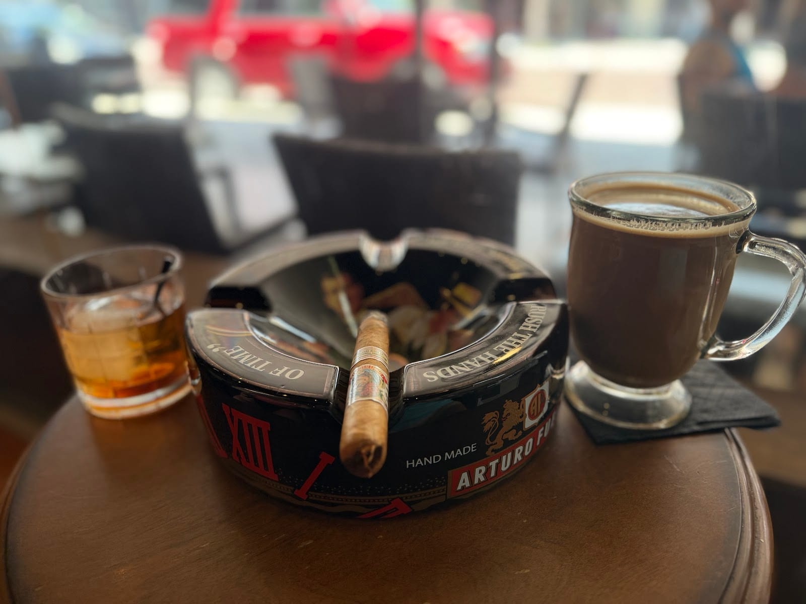 King Corona Cigars Bar And Cafe, photo 4