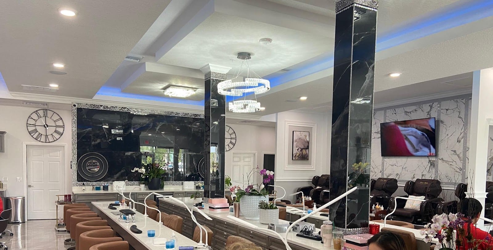 Ann Volcano Nail Lounge, photo 3