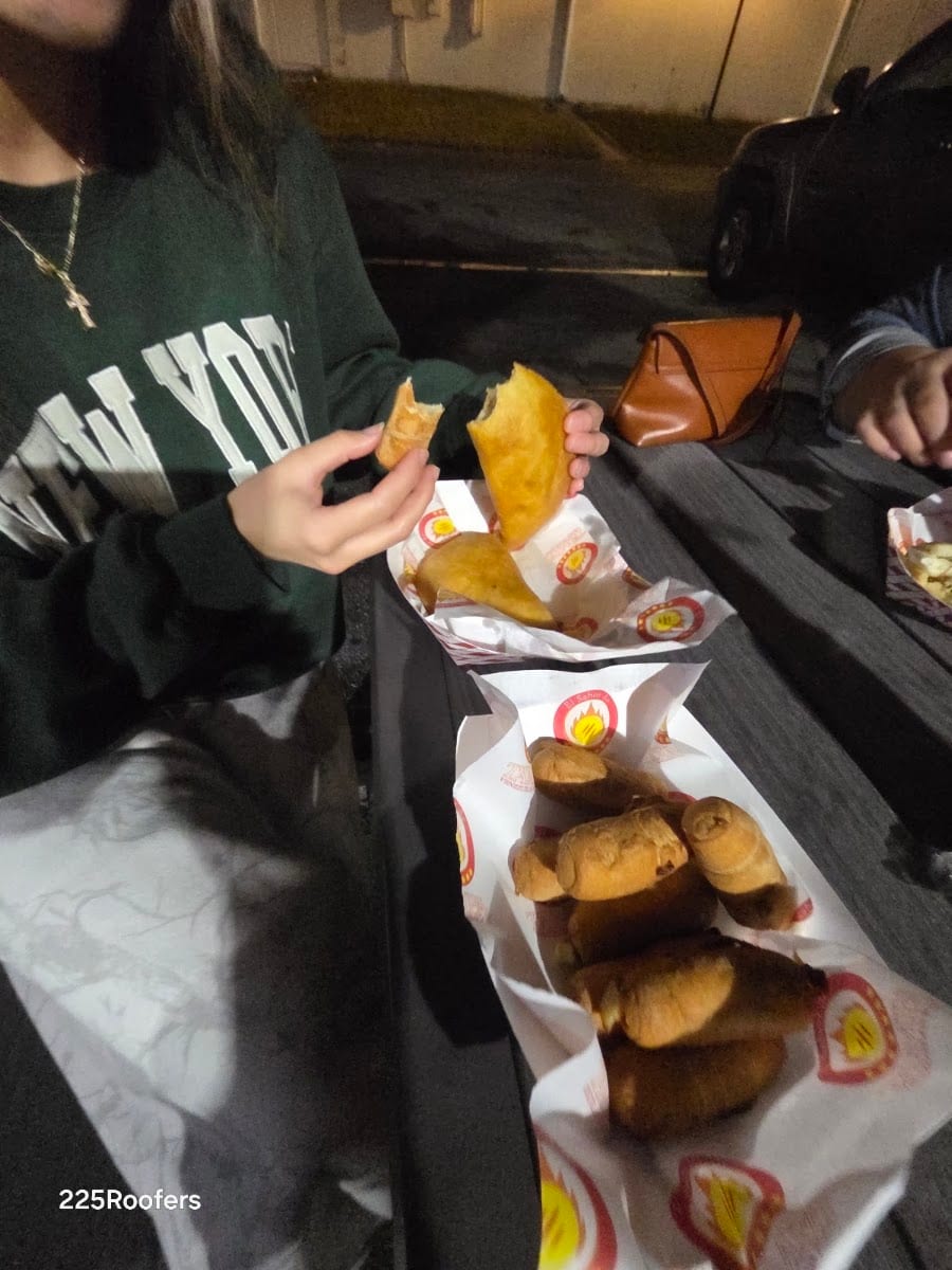Outpost Tampa Food Truck Yard, photo 4