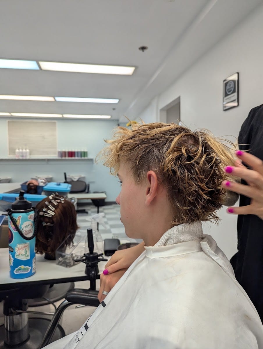 New Horizons Beauty College, photo 2