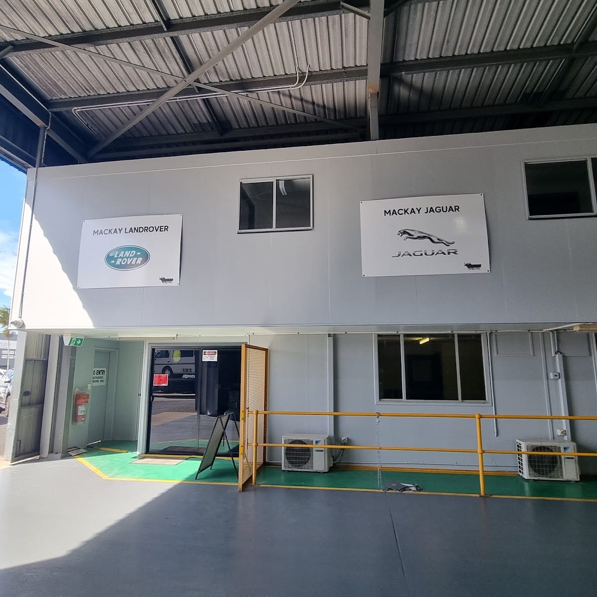 MACKAY JAGUAR LAND ROVER Service Centre, photo 3