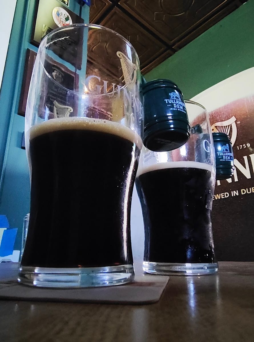 Caverly's Irish Pub