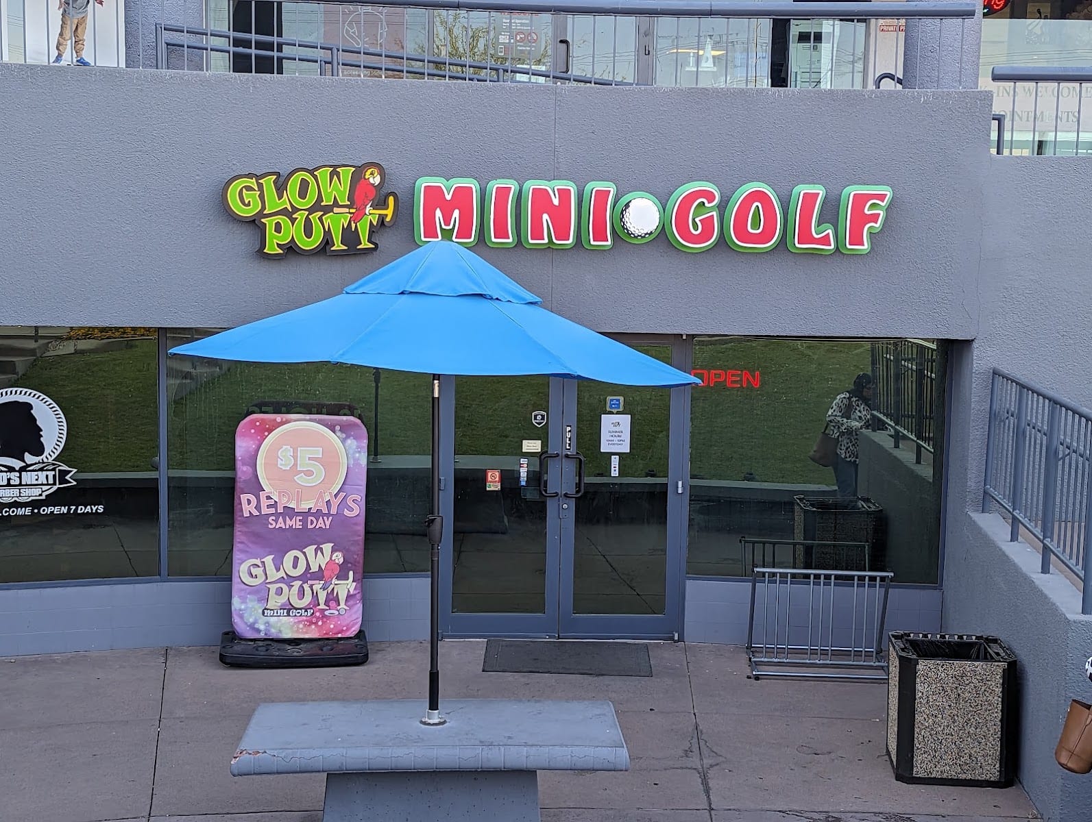 Glow Putt Mini Golf, photo 2