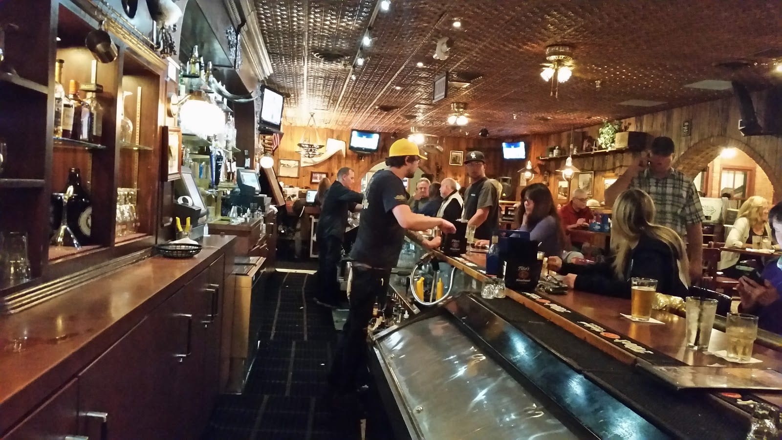 The World Famous Wonderbar, photo 2