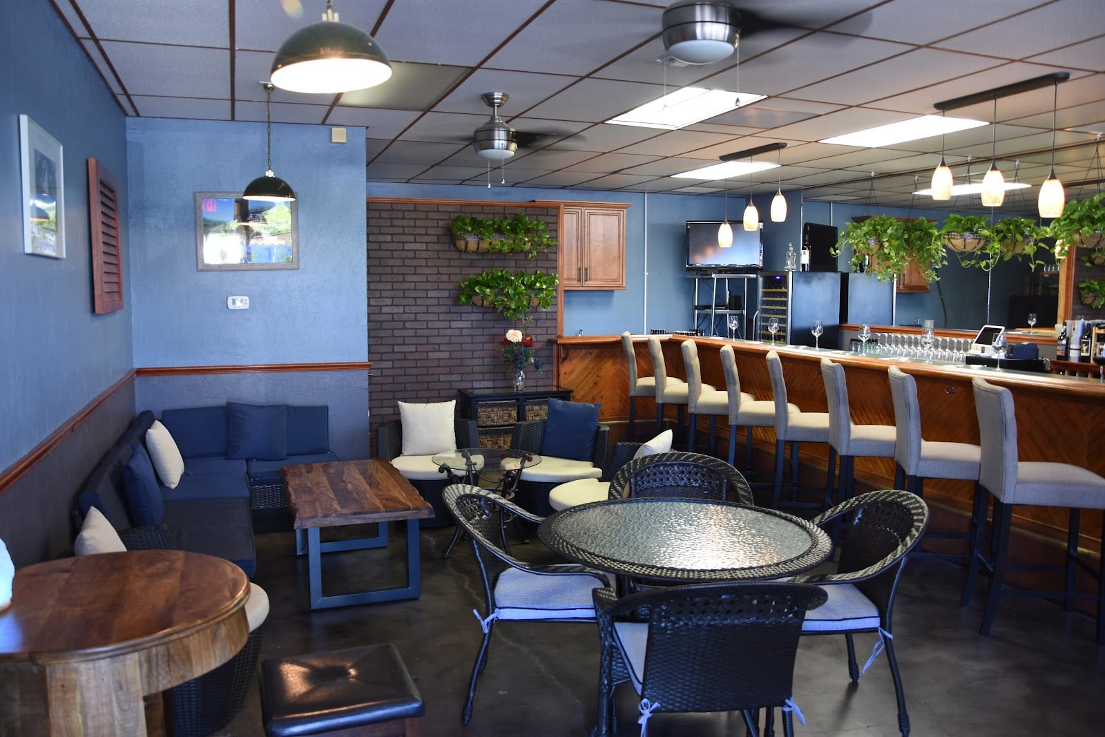 Devine's Wine Bar, photo 3