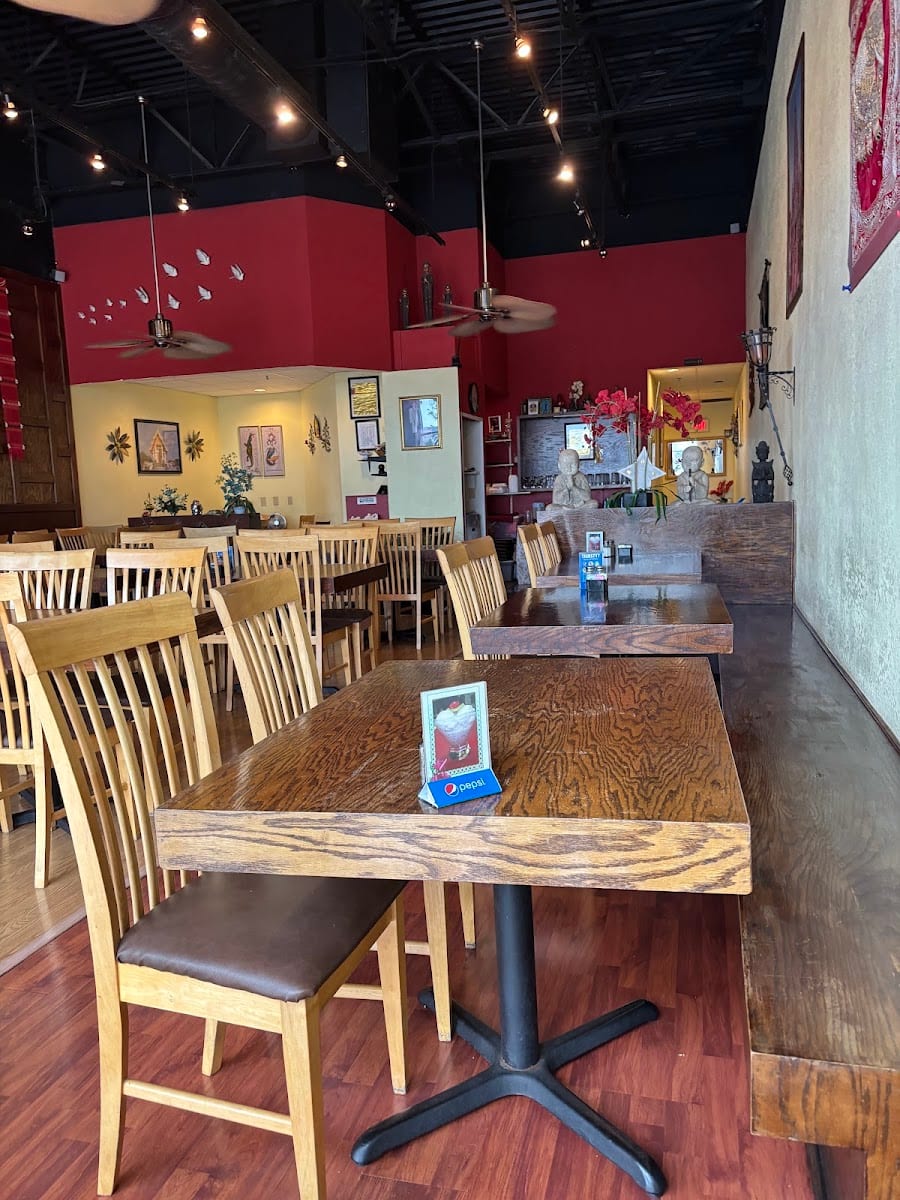 Sweet Basil Thai Bistro, photo 3