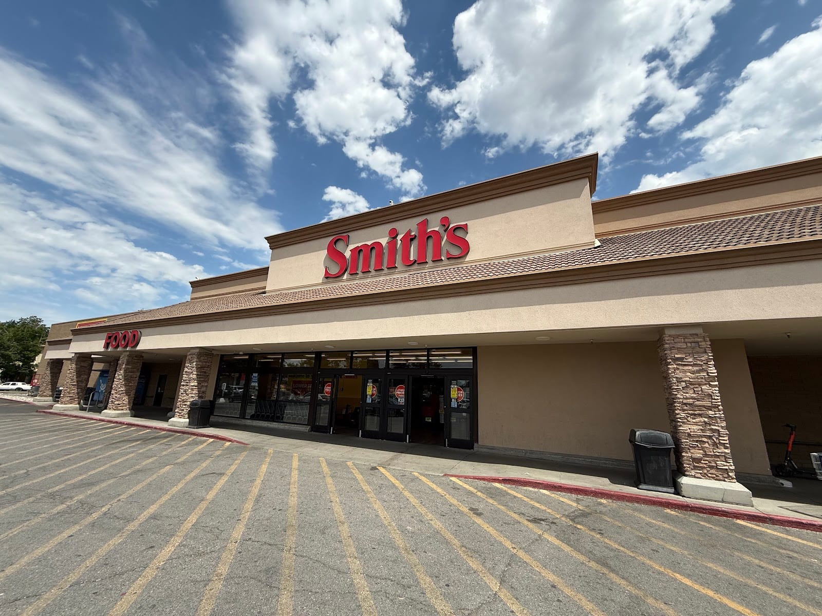 Smith's, photo 2