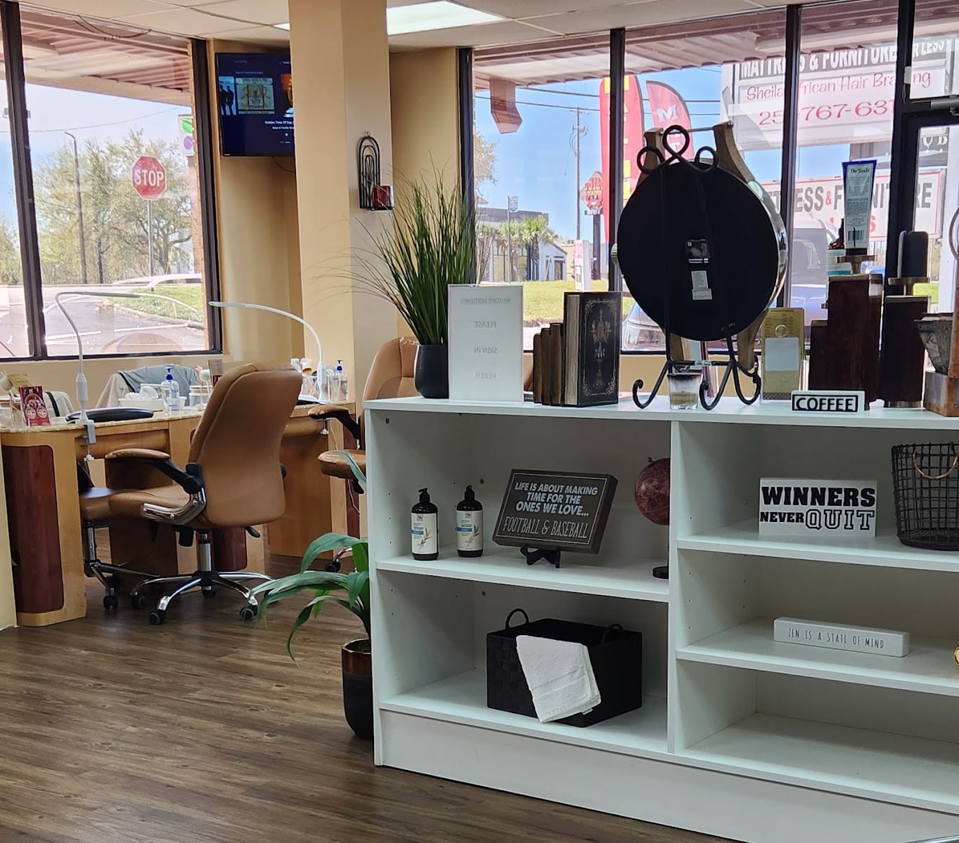 The Gentlemen's Corner Nail & Spa Salon, photo 4