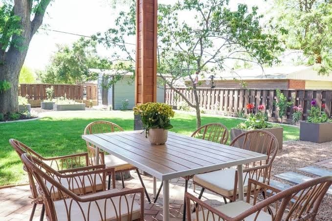 House near SUU and Shakespeare festival, Bryce Canyon & Zions National Parks