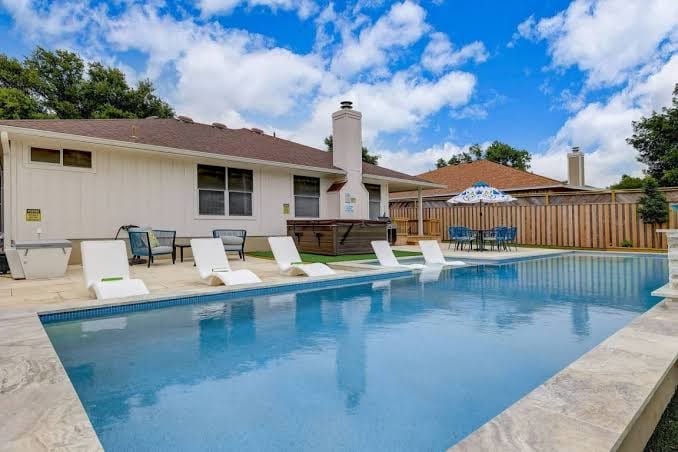 Near Kalahari, Cowboy Pool, Arcade, King Beds, Grill , Large Patio, Firepit