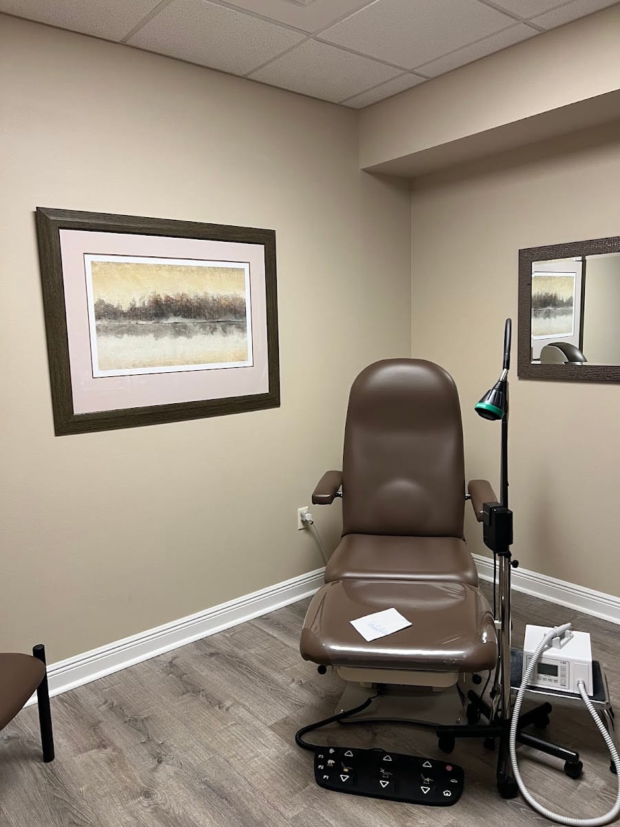 Roberto Puente, DPM - Harbor Foot & Leg Specialists