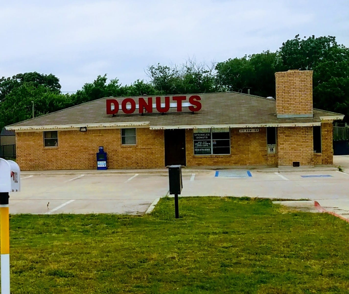 Sprinkles Donuts, photo 2