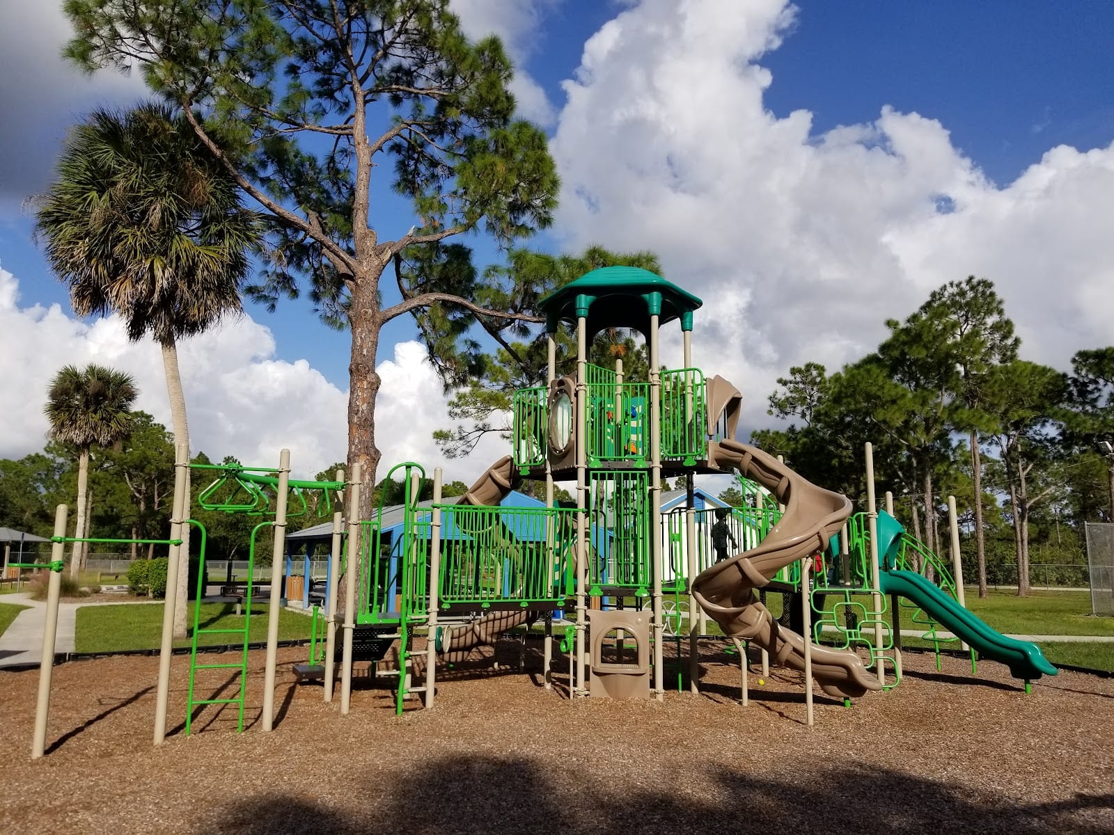 Bissett Park, photo 2