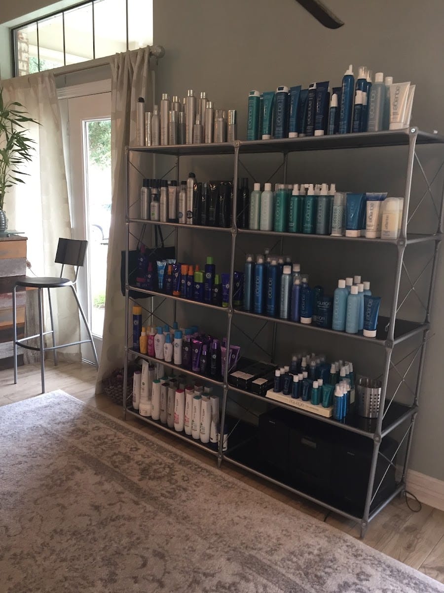 Legends Salon, photo 3