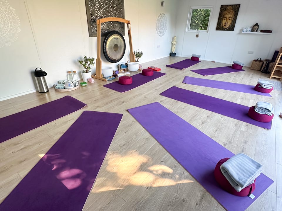 Julie Greenhalgh - Holistic Wellbeing - reiki, kundalini yoga, women's circles, mini retreats