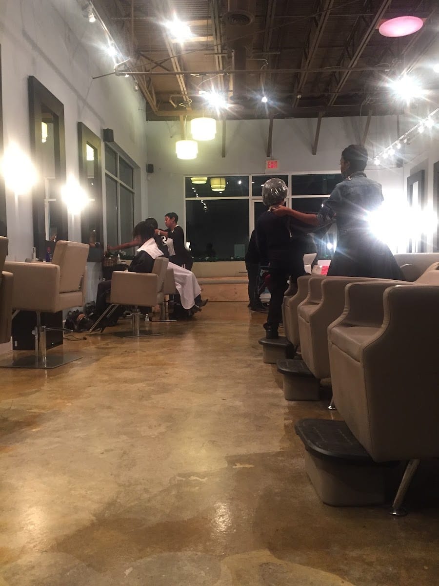 Travis Dowdy Salon, photo 3