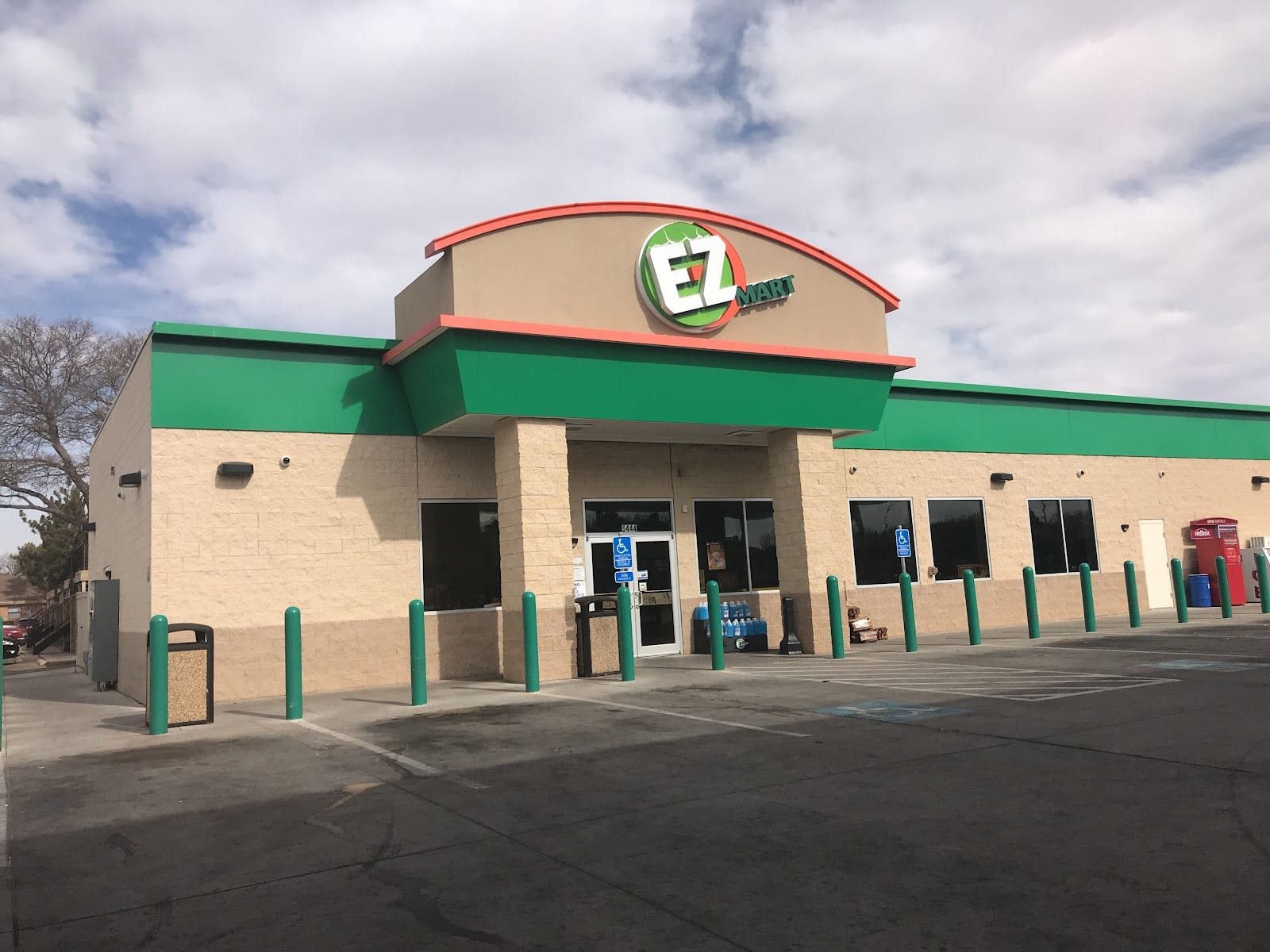 E-Z Mart