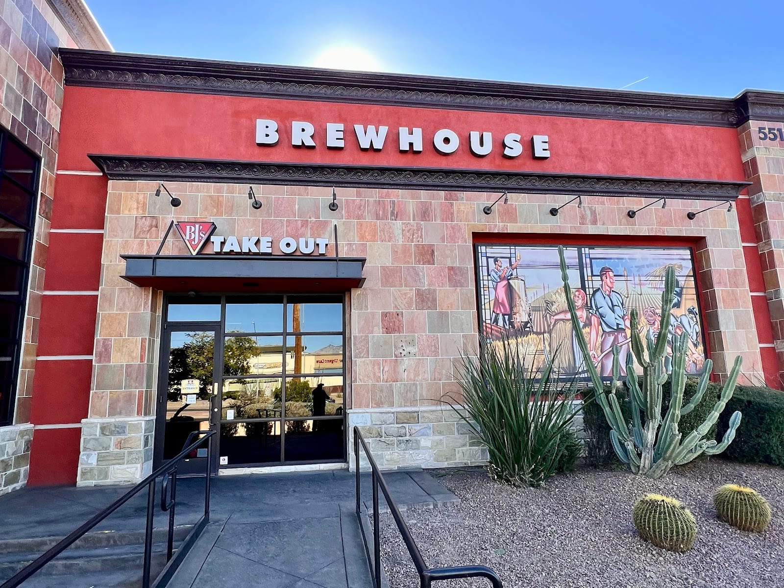 BJ's Restaurant & Brewhouse, photo 2