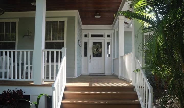 Coco NoKo cozy beach cottage + Swimming pool! Golf cart and pet friendly!