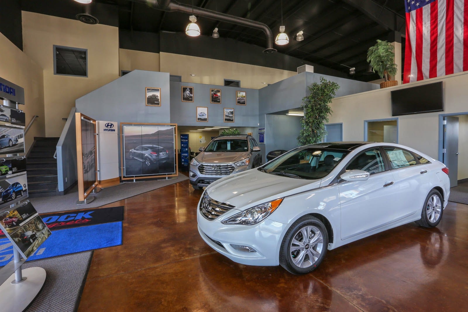 Murdock Hyundai of Logan, photo 3