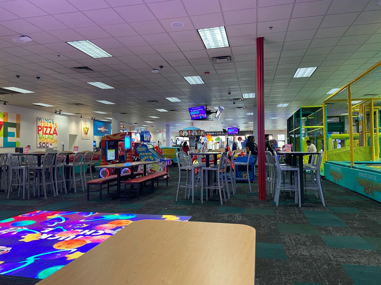 Chuck E. Cheese
