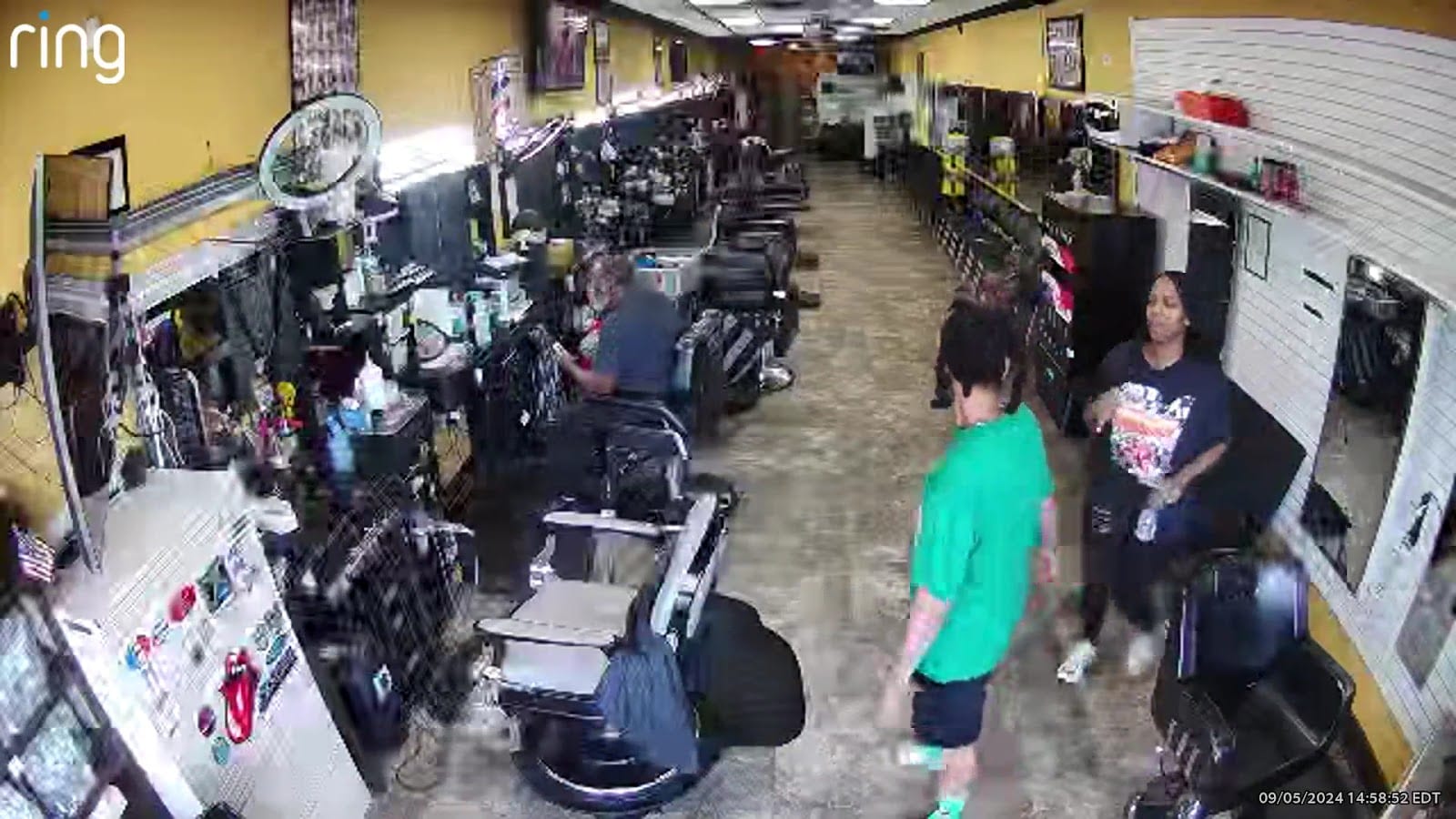 100 Degrees Barber Shop, photo 3
